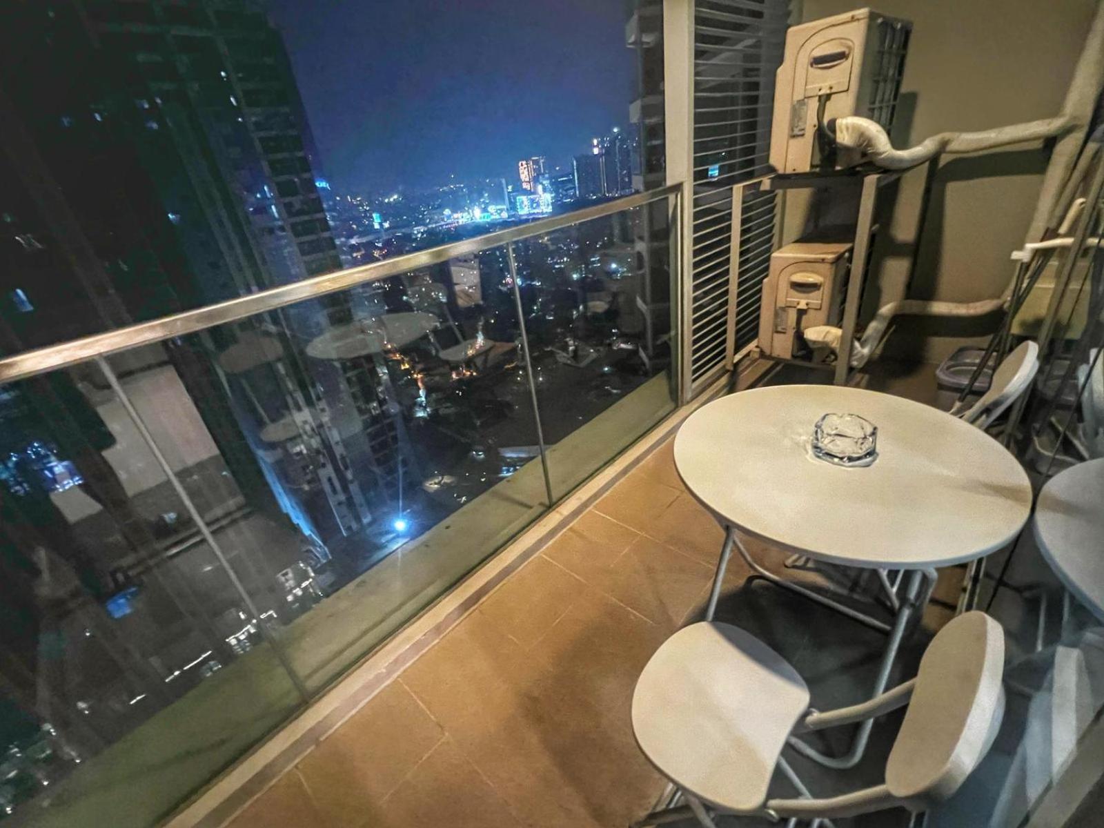 Eg Private House -Bgc Uptown Lejlighedshotel Taguig Eksteriør billede
